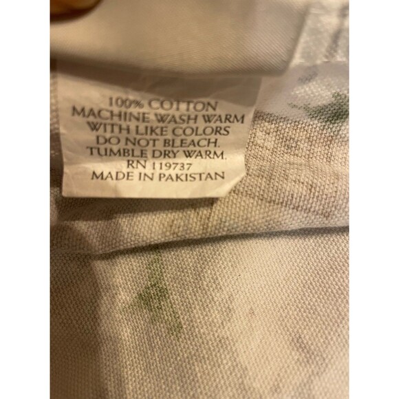 Envogue Holiday Tablecloth Christmas Farm Print 88x58” - Picture 4 of 5